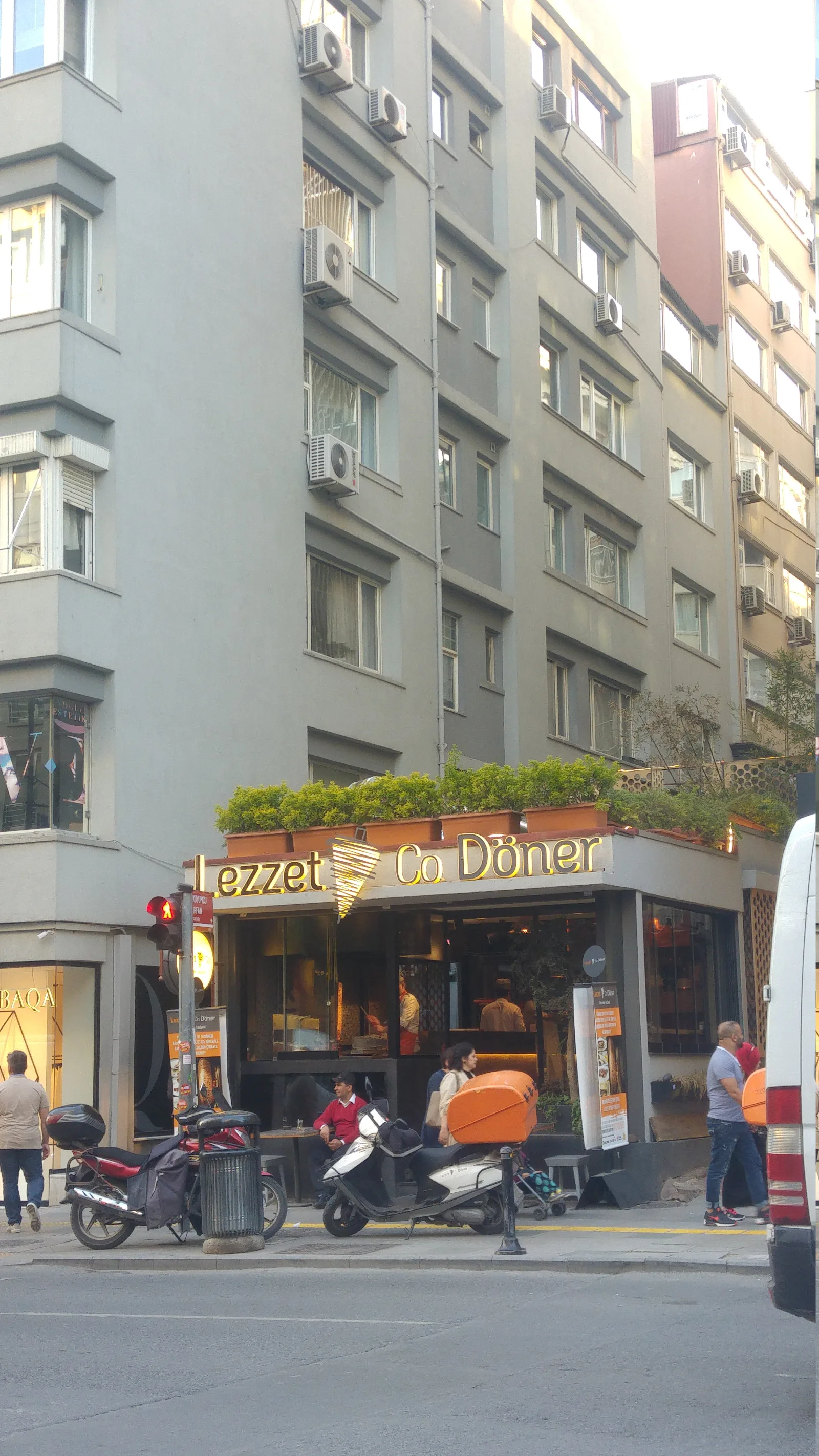 Lezzet Co. Döner, Şişli, İstanbul — Restoran
