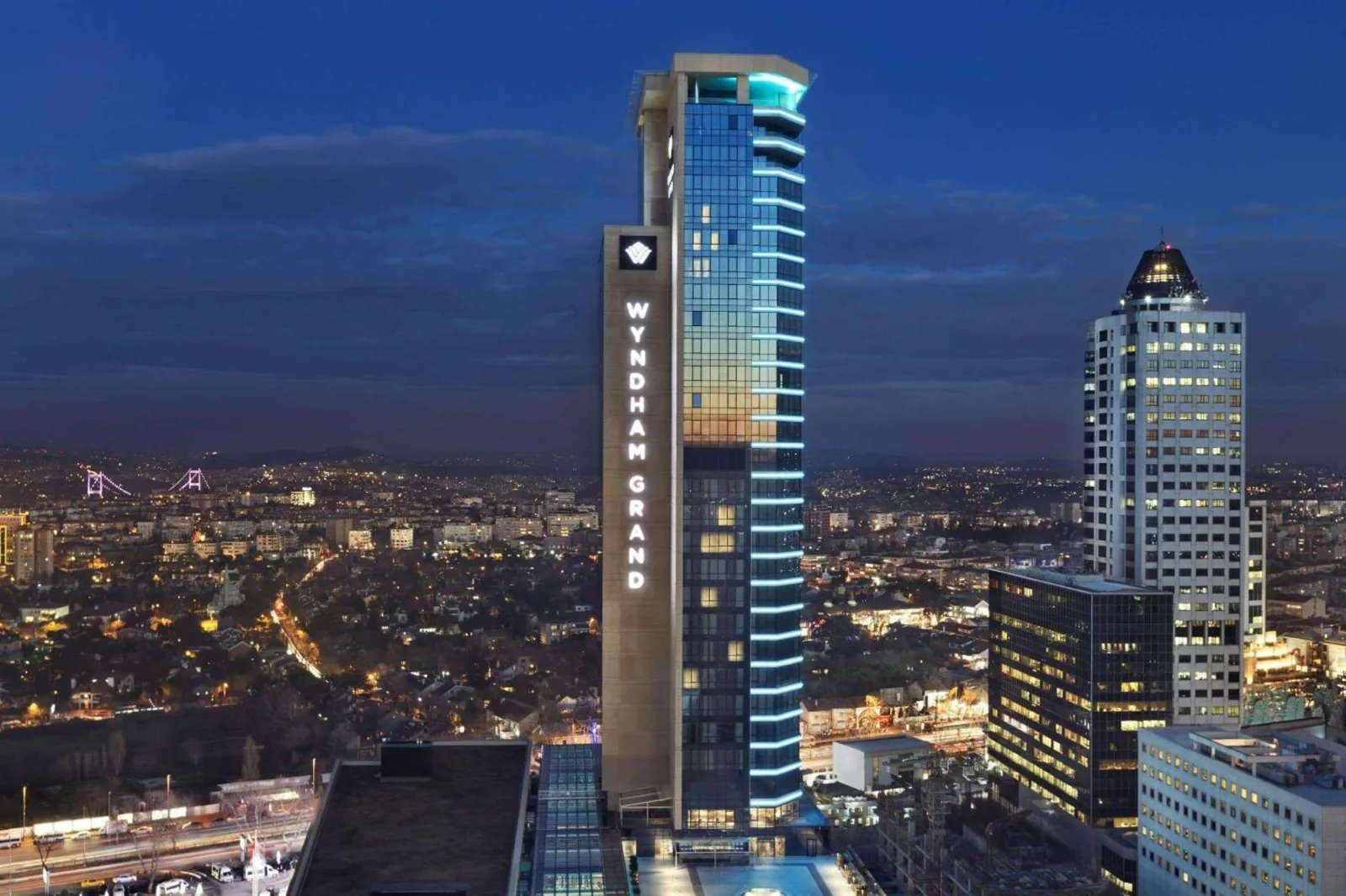 Wyndham Grand Istanbul Levent, Şişli, İstanbul — Otel