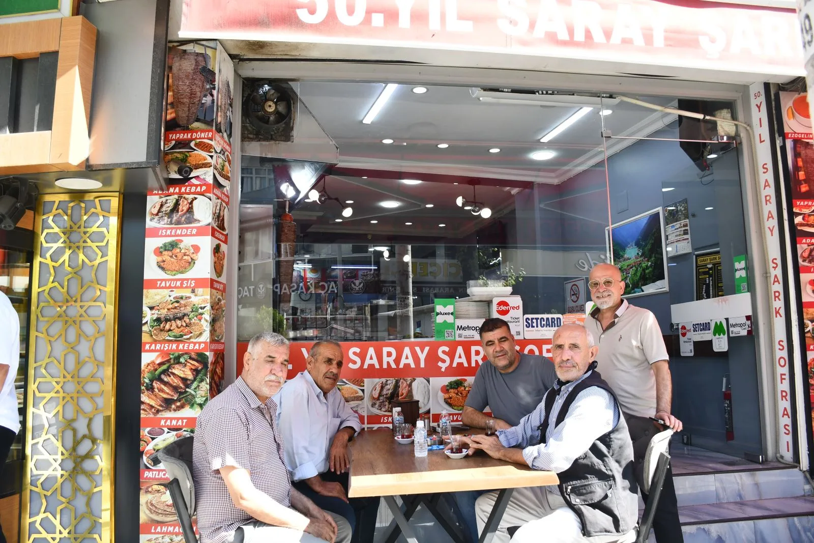 Saray Şark Sofrası, Sultangazi