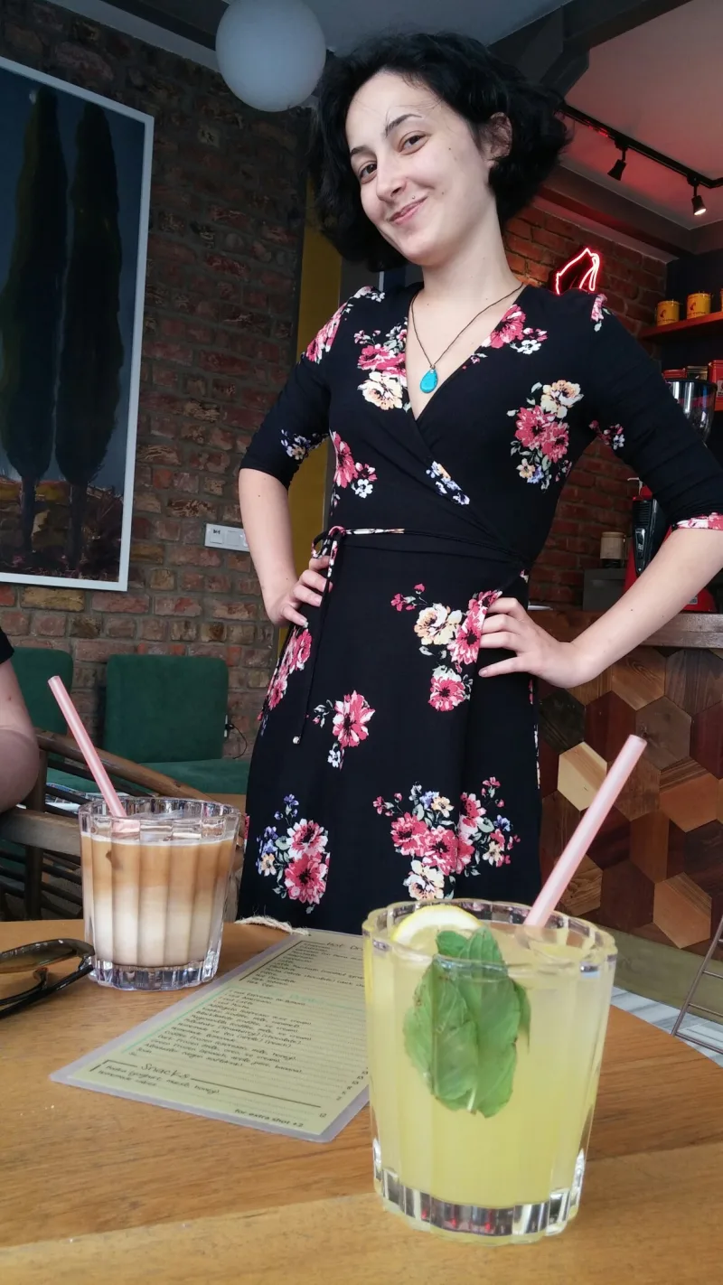 bi kahve, Fatih, İstanbul — Kafe ve Pastane