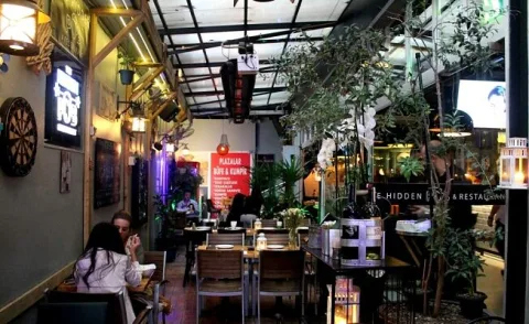 The hidden pub & restaurant, Sarıyer