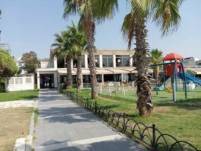 Mutluluk Şehri Kafe & Restoran, Büyükçekmece, İstanbul — Kafe ve Pastane