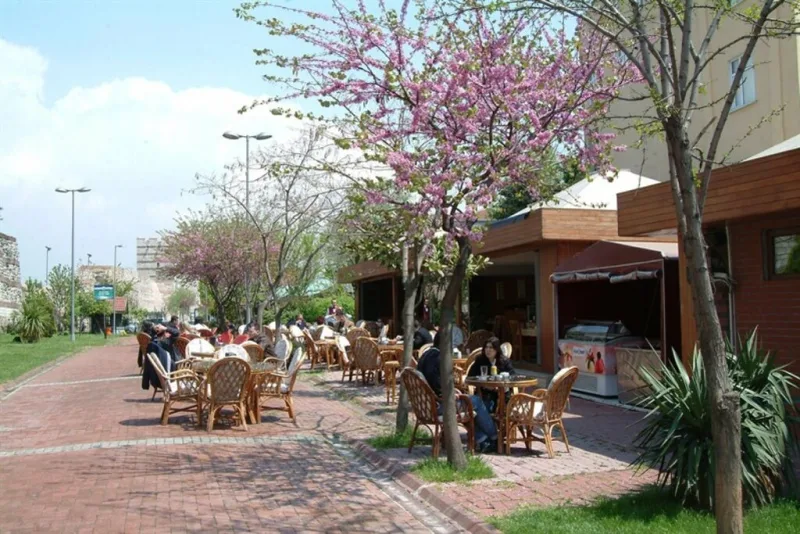 Fatih Belediyesi Topkapı Sosyal Tesisleri, Fatih, İstanbul — Kafe ve Pastane