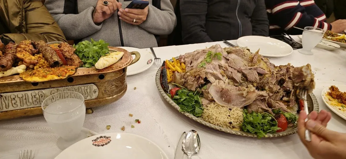 مطعم المدينه, Beşiktaş, İstanbul