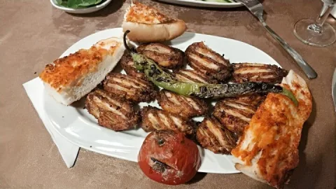 Közde Kahve, Sultangazi, İstanbul — Kafe ve Pastane