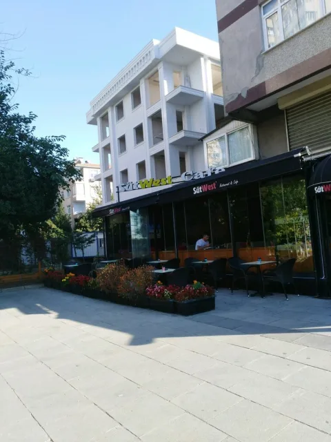 Süt West, Bahçelievler