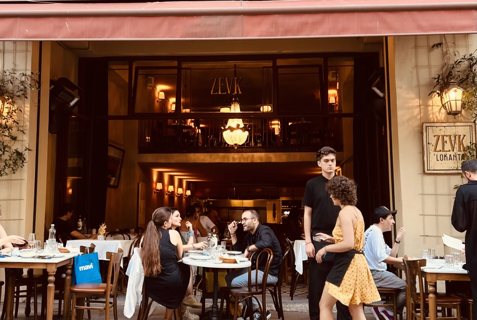 Zevk Lokanta, Kadıköy, İstanbul — Restoran