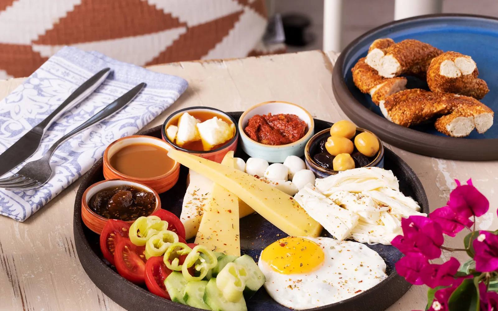 Çeşme Kahve - Ümraniye, Ümraniye, İstanbul — Kafe ve Pastane