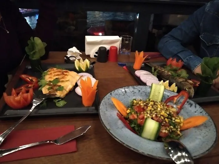 Rakofoli, Beyoğlu, İstanbul — Restoran