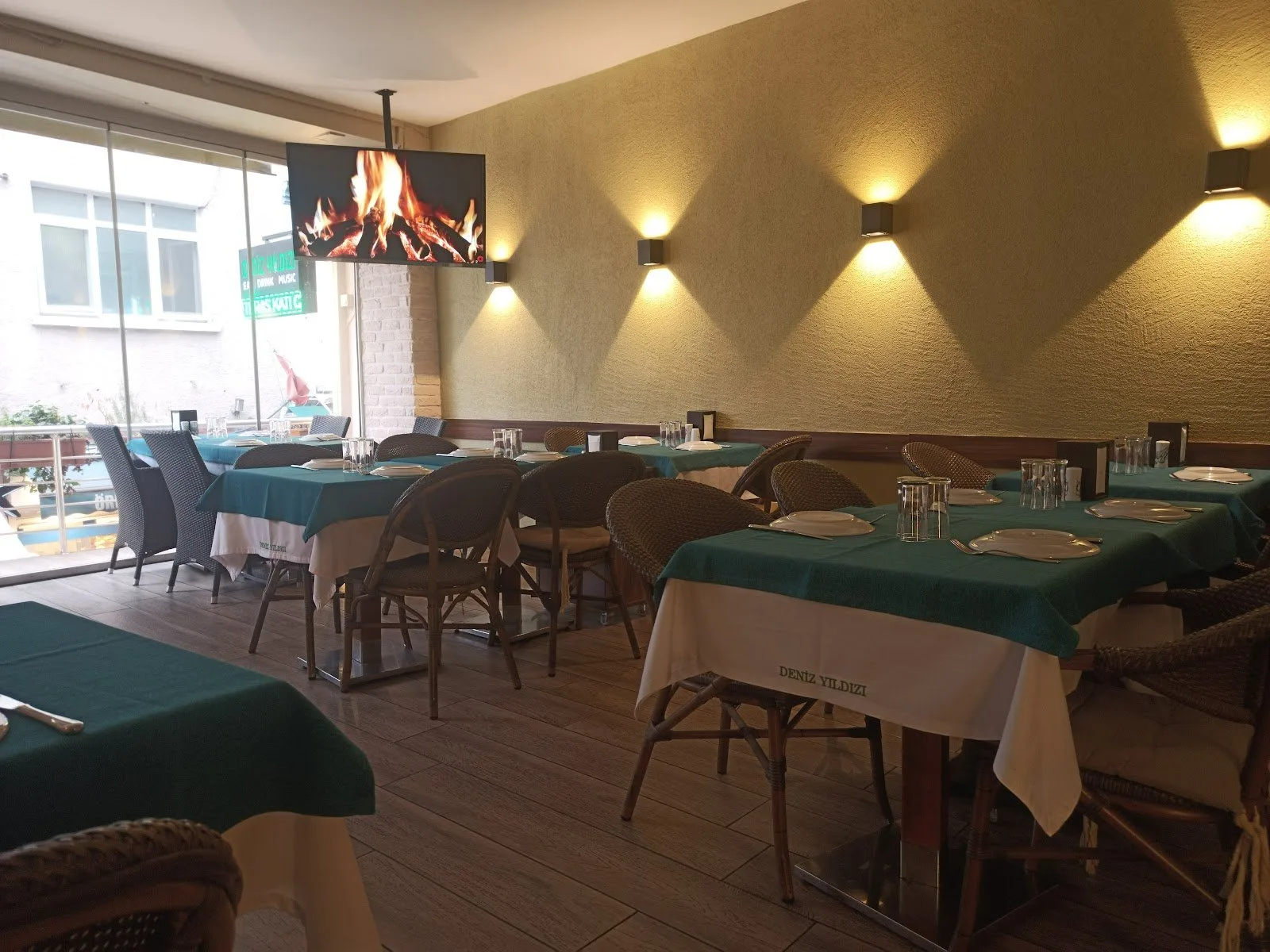 DENİZ YILDIZI RESTAURANT, Kadıköy, İstanbul — Restoran