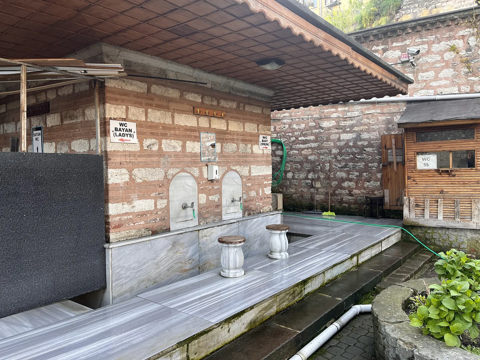 İshak Paşa Camii (İstanbul), Üsküdar, İstanbul