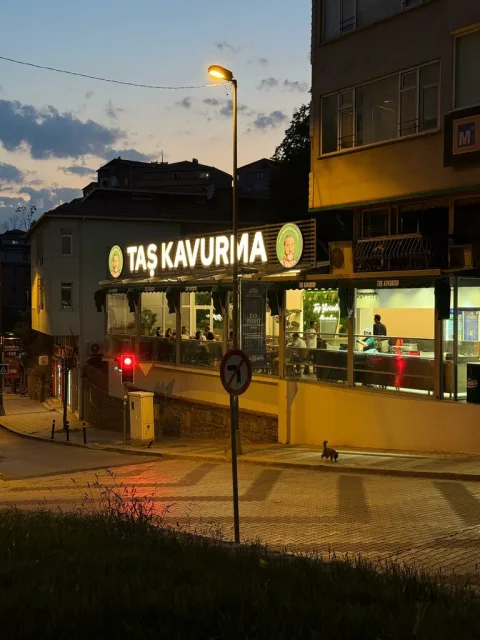 Taş Kavurma - Çengelköy, Üsküdar, İstanbul — Restoran