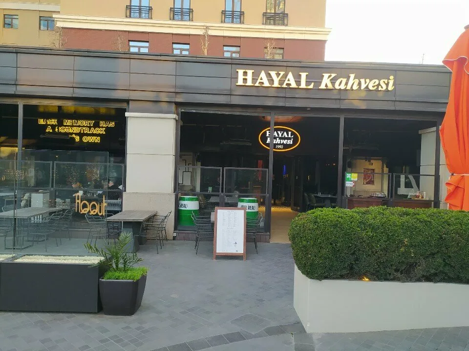 Hayal Kahvesi, Üsküdar