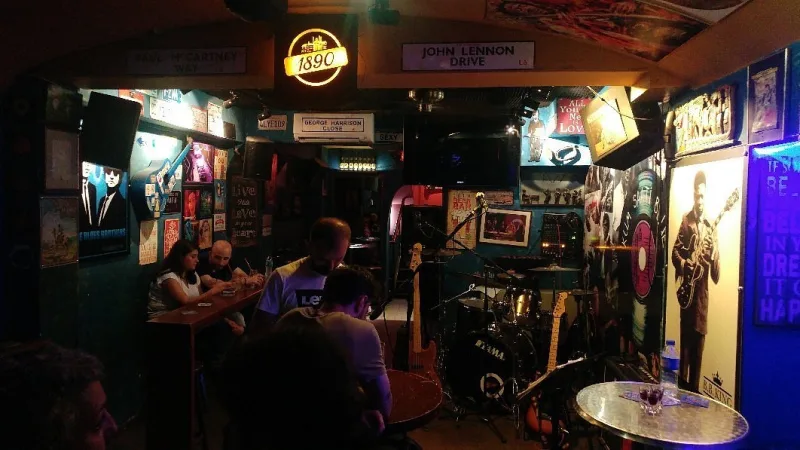 Kum Saati Jazz Blues Club, Beyoğlu, İstanbul