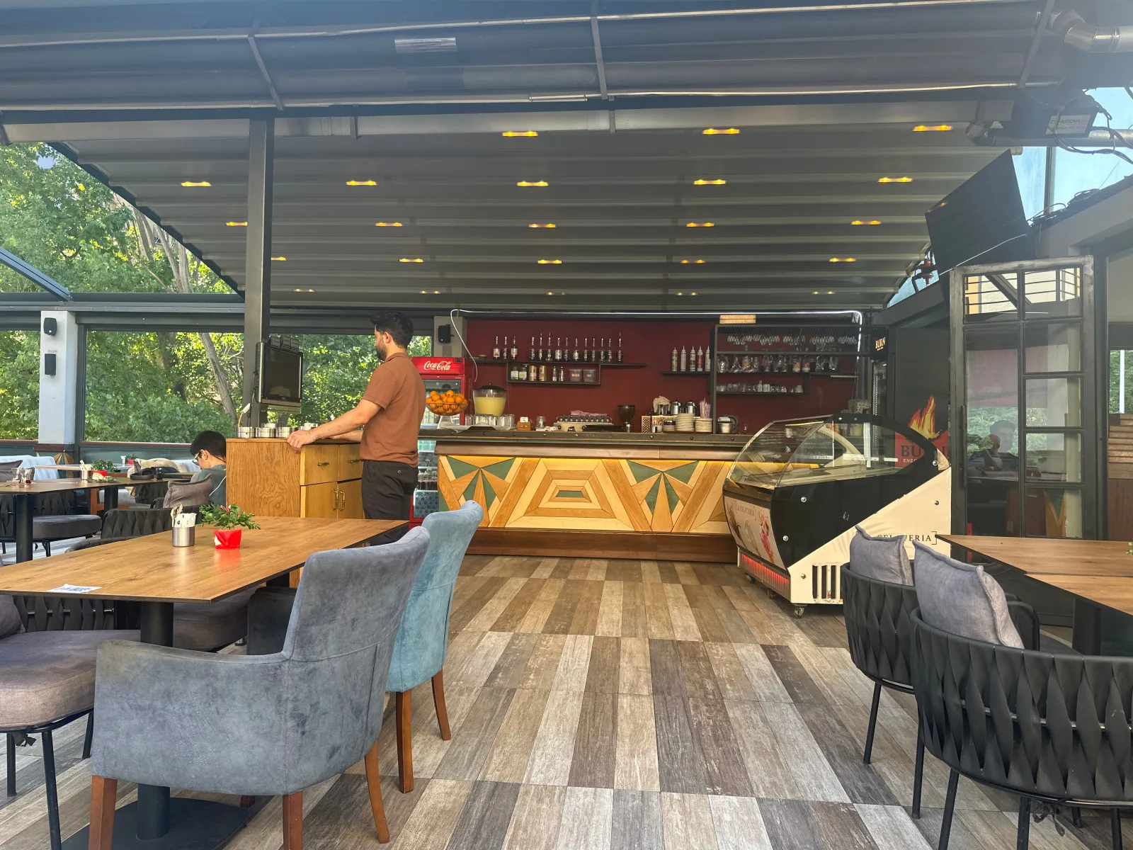 Cafe Levent, Beşiktaş, İstanbul — Kafe ve Pastane