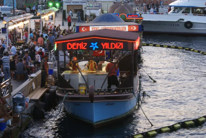 Deniz Yildizi, Kadıköy