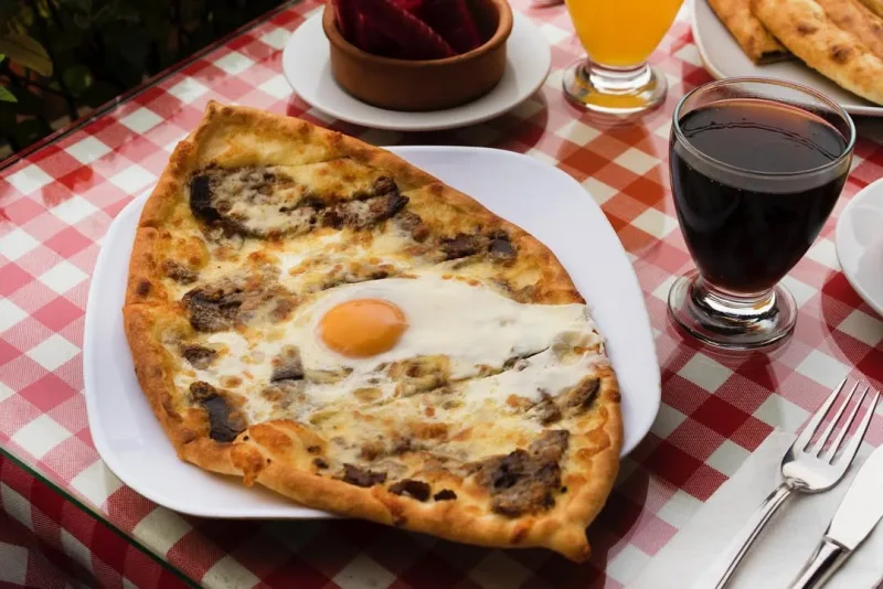Bafra Karafırın, Sarıyer, İstanbul — Kafe ve Pastane