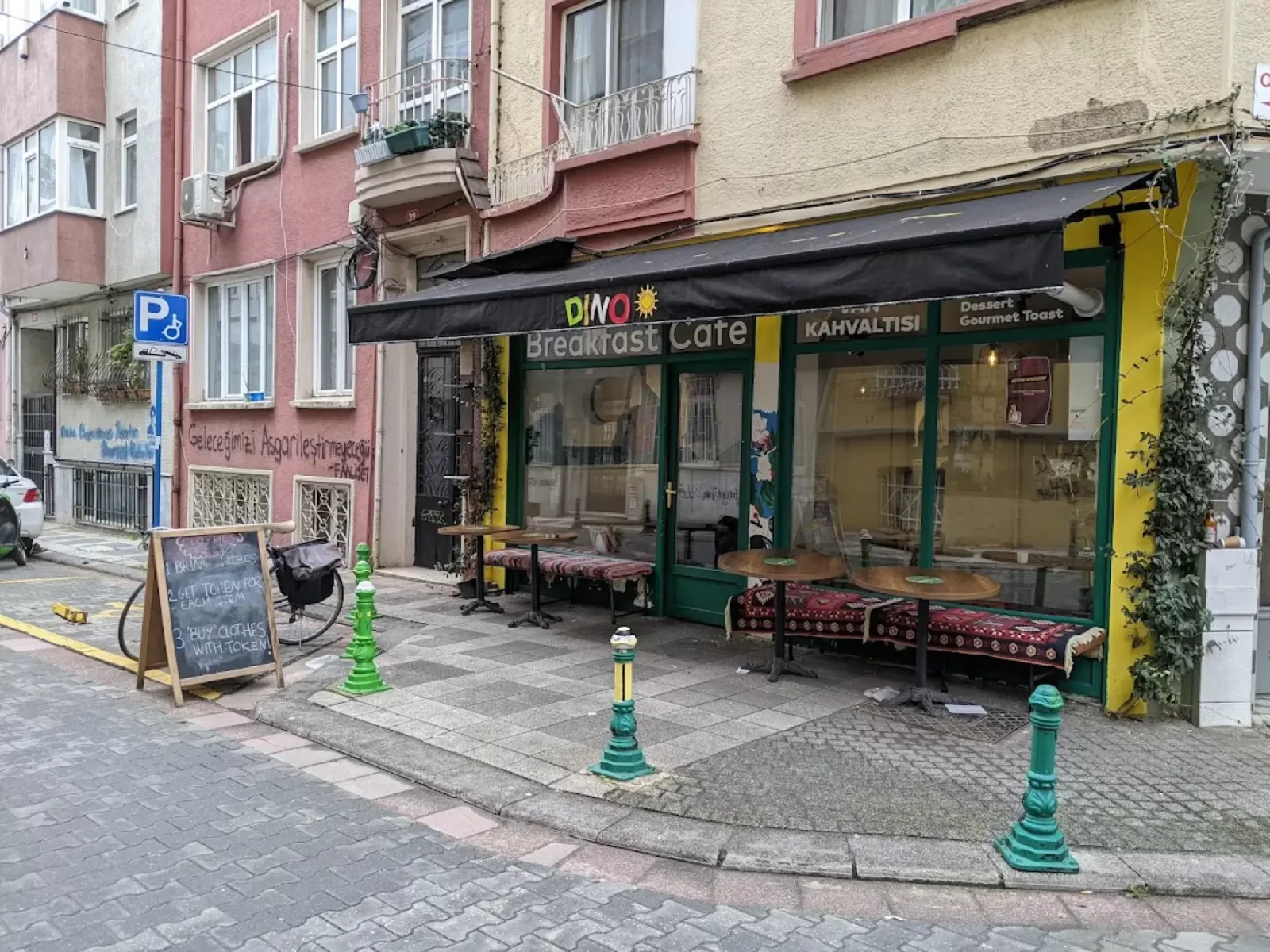 Dino Breakfast Cafe, Kadıköy, İstanbul — Kafe ve Pastane