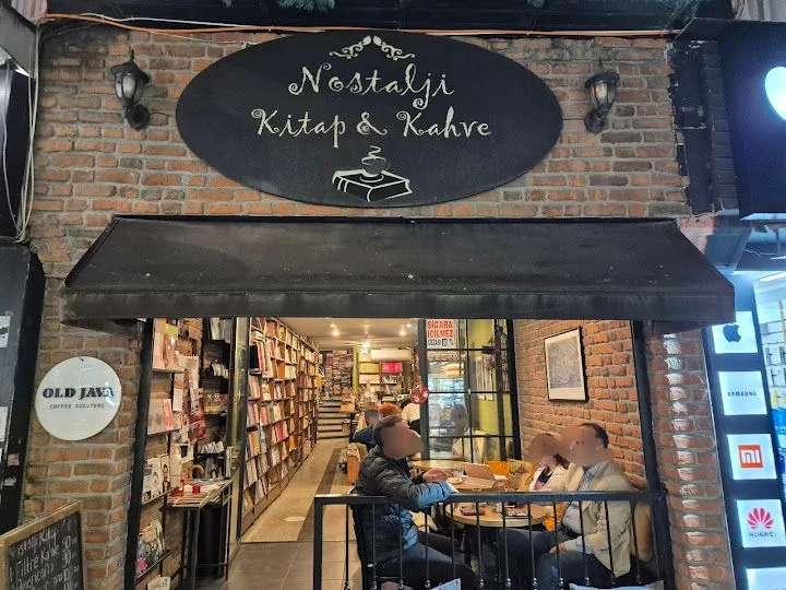 Nostalji Kitap & Kahve, Şişli