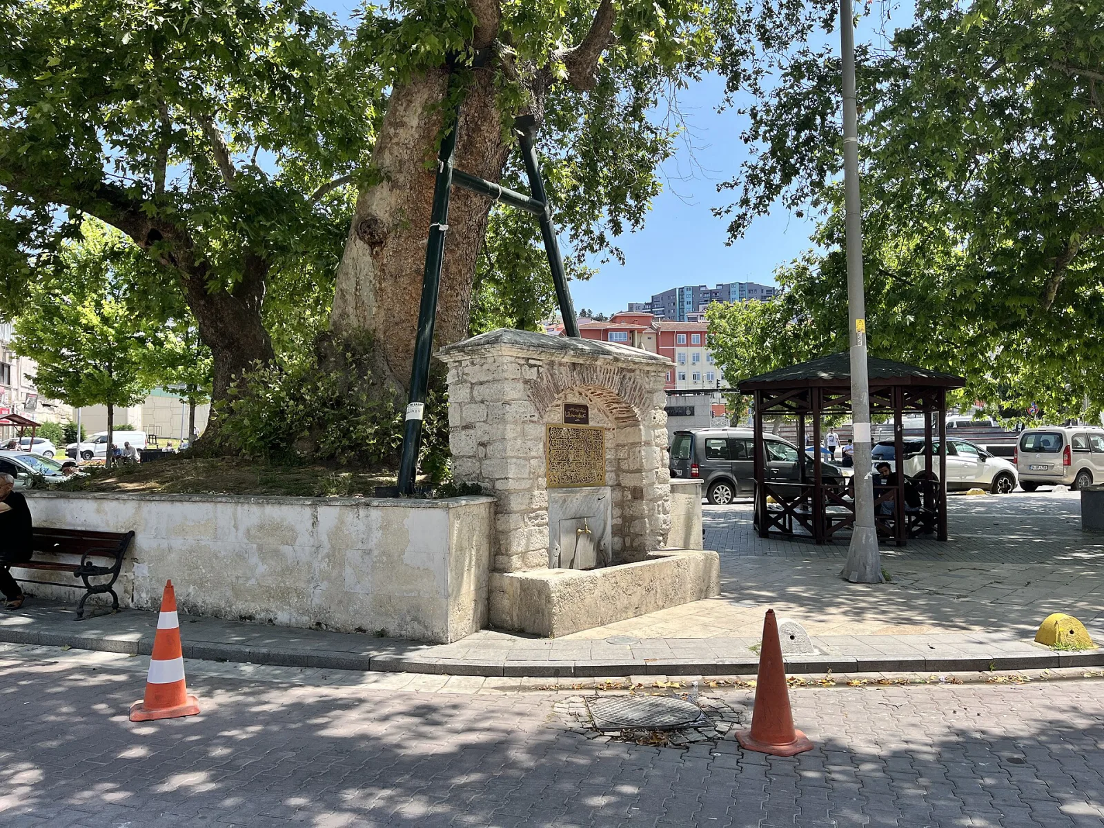Küçükçekmece Meydanı, Küçükçekmece