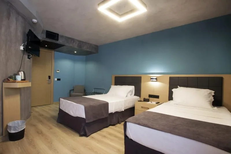 Redstone Hotel, Kadıköy