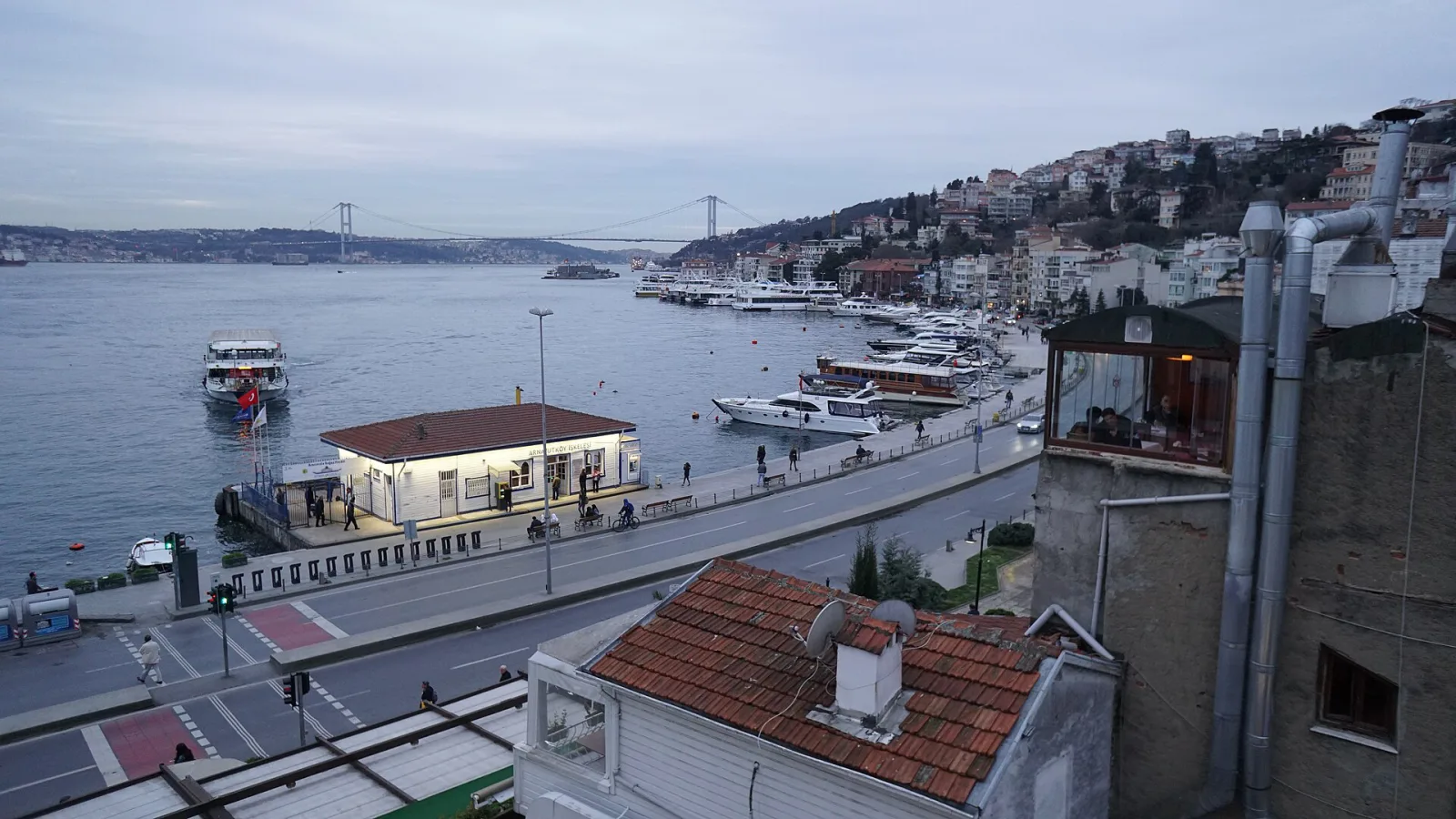 Any cafe & bar, Beşiktaş, İstanbul — Kafe ve Pastane
