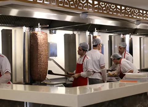 Dönerci Celal Usta - Ümraniye (Atakent) Şubesi, Ümraniye, İstanbul — Restoran