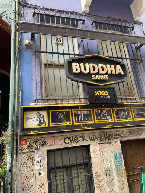 Buddha Sahne, Kadıköy