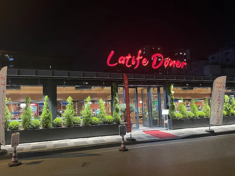 Shine cafe, Çekmeköy