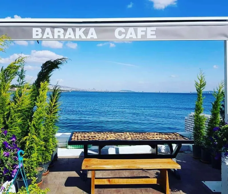 Baraka Cafe, Kadıköy, İstanbul — Kafe ve Pastane