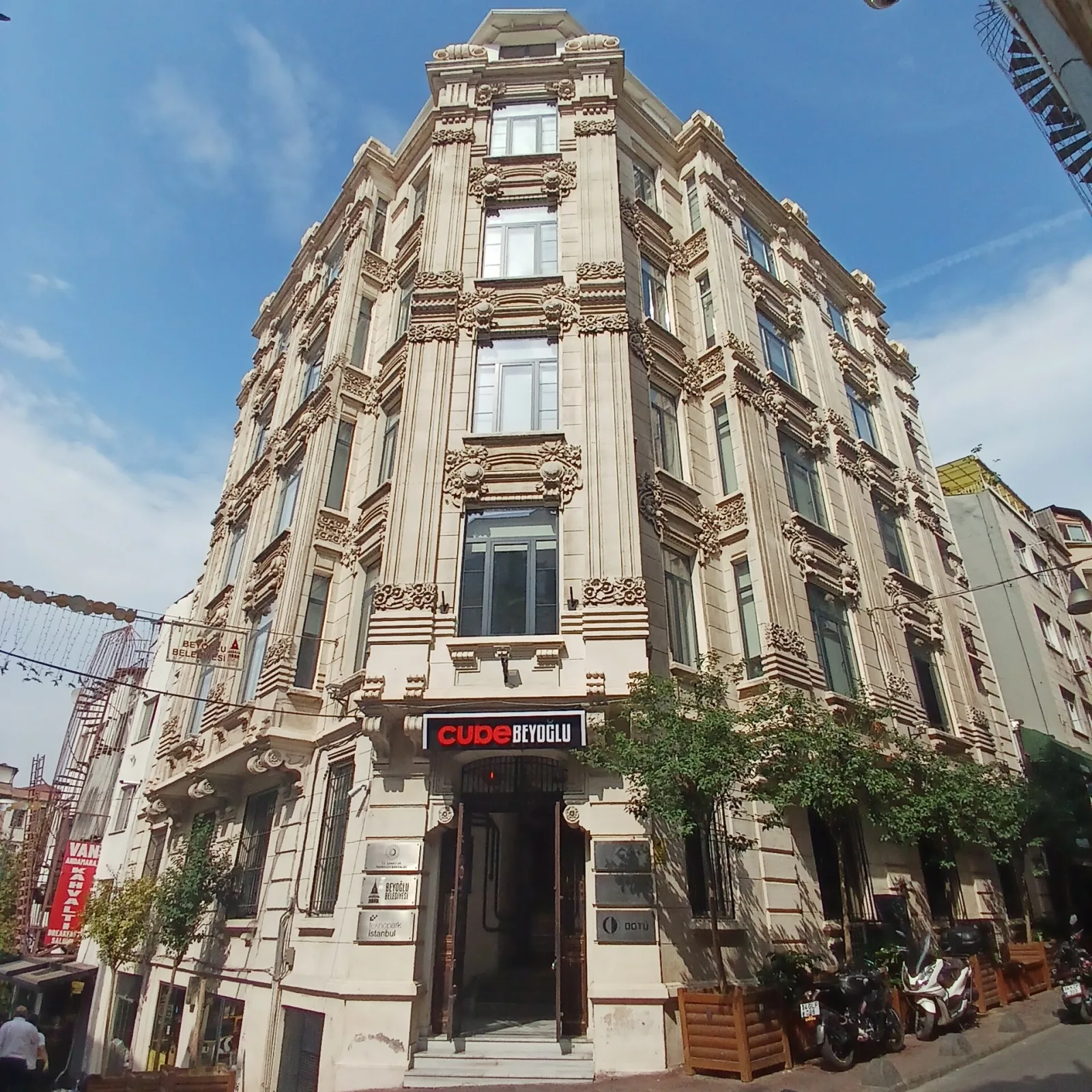 Ferah Apartmanı (Şehit Muhtar), Beyoğlu, İstanbul