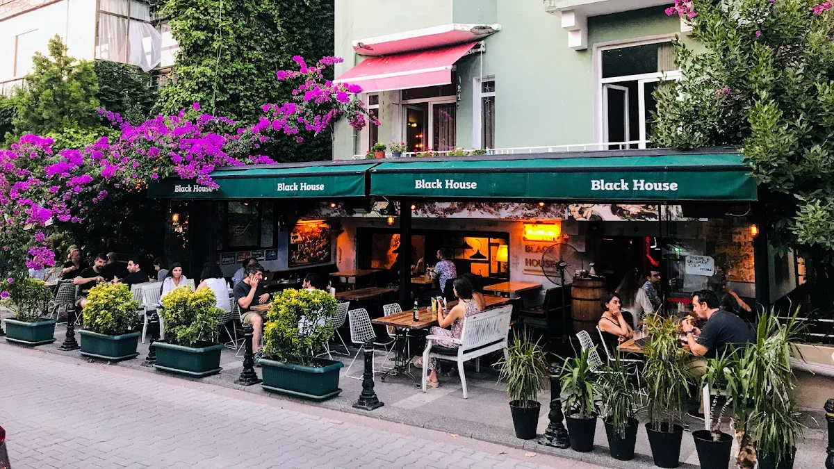 Black House, Kadıköy, İstanbul