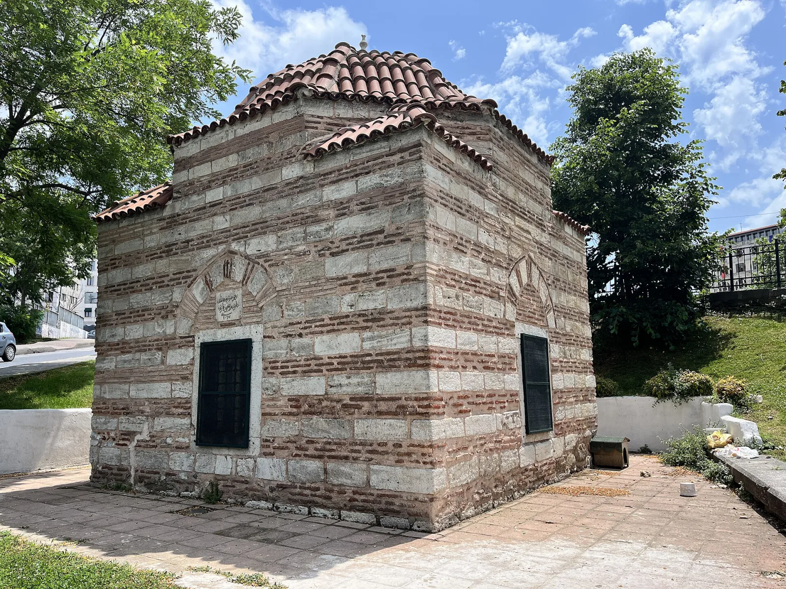Lohusa Sultan Türbesi, Beyoğlu