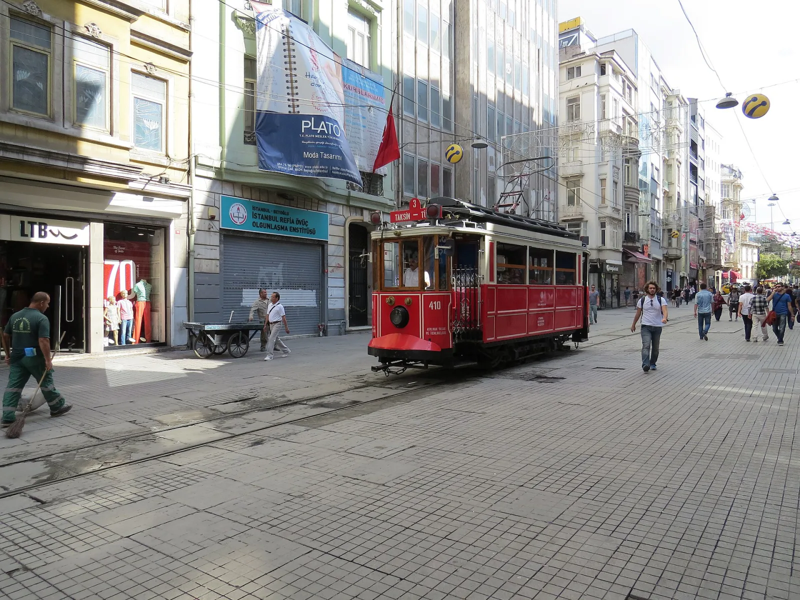 İstiklal Caddesi, Beyoğlu, İstanbul — photo