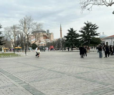Sultanahmet Meydanı, Fatih, İstanbul — Tarihi Yapı