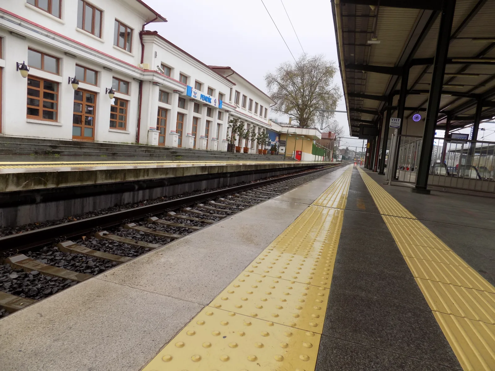 Pendik Station, Pendik, İstanbul — Kafe ve Pastane