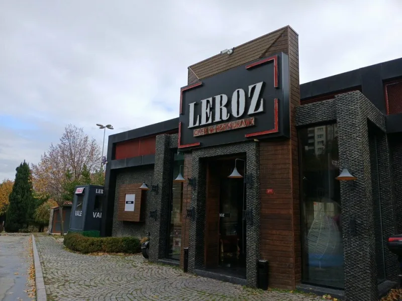 Leroz Cafe&Restaurant, Başakşehir, İstanbul — Kafe ve Pastane