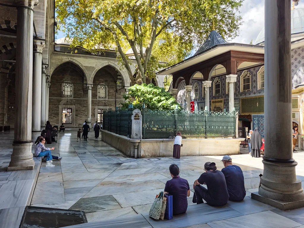 Kulaksızlar Pasta & Ekmek, Eyüpsultan, İstanbul — Kafe ve Pastane