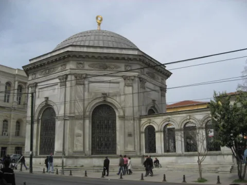 II. Mahmud Türbesi, Fatih
