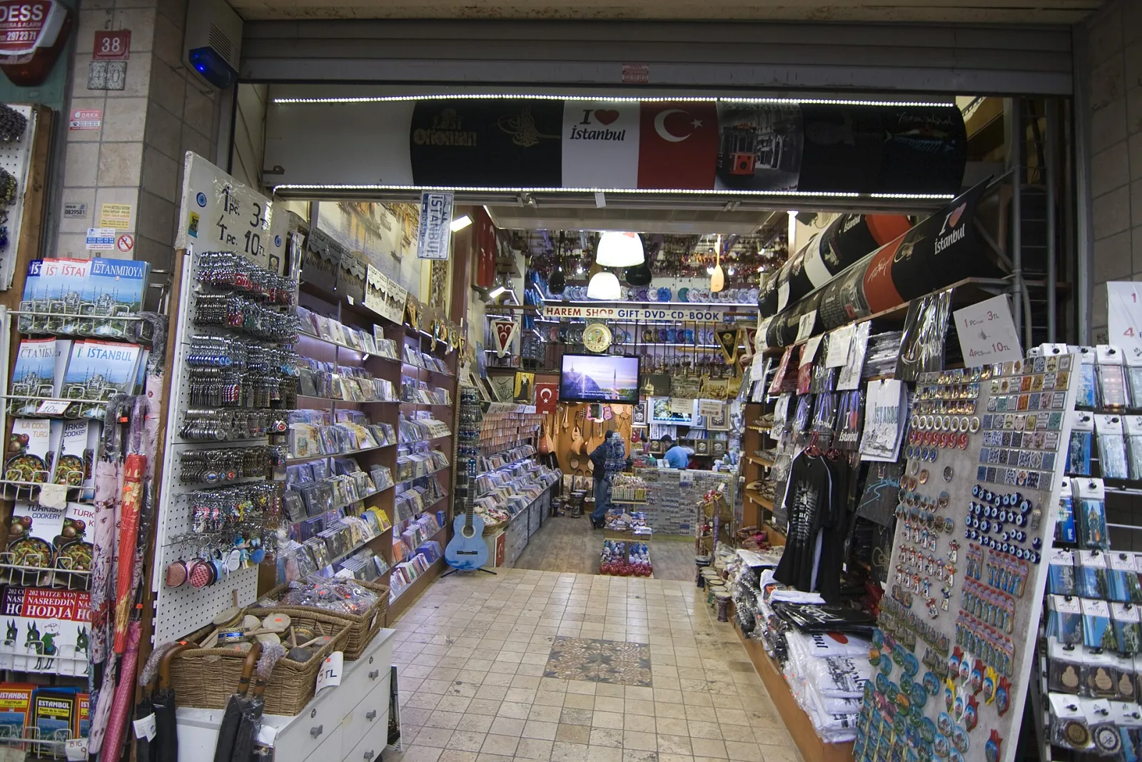 Aras (scam place), Beyoğlu