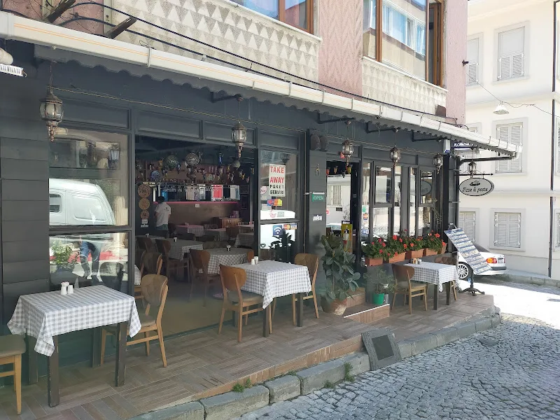 Ozi Pizza and Pasta, Fatih, İstanbul — Restoran