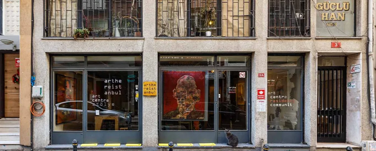 Art here İstanbul, Kadıköy, İstanbul — Kafe ve Pastane