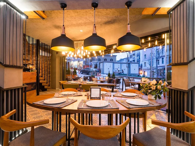 Mivan Restaurant Cafe, Fatih, İstanbul — Kafe ve Pastane