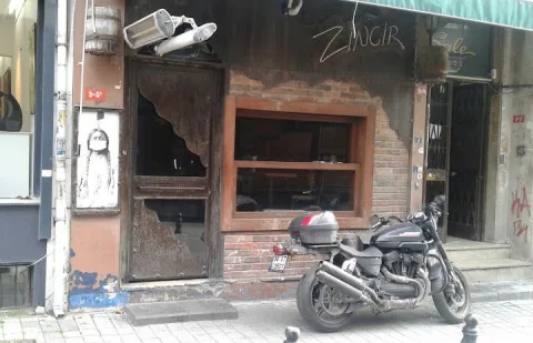 Zincir Bar, Kadıköy, İstanbul — Eğlence ve Sahne