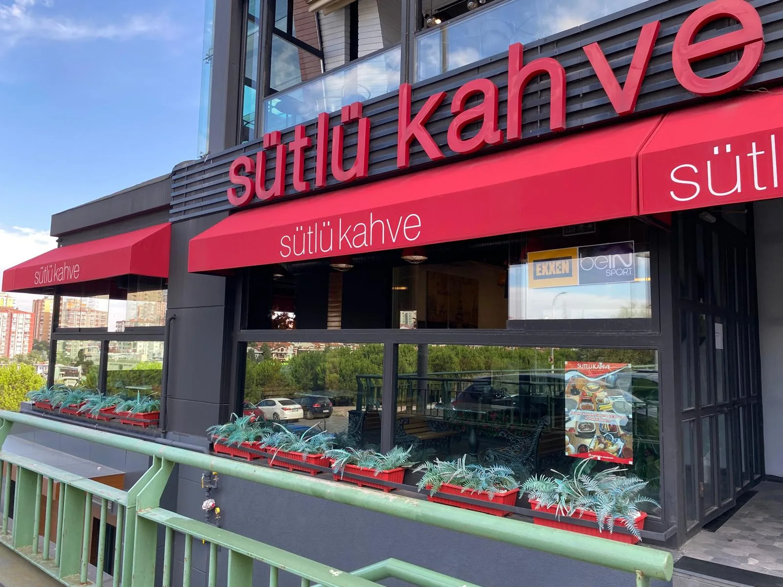 Sütlü Kafe, Başakşehir, İstanbul — Kafe ve Pastane