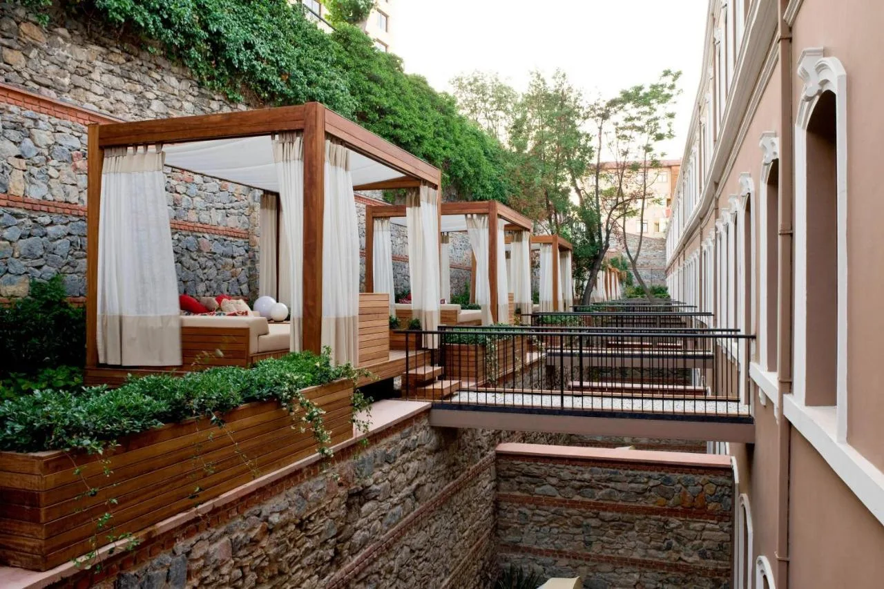 W Hotel, Beşiktaş, İstanbul — Otel