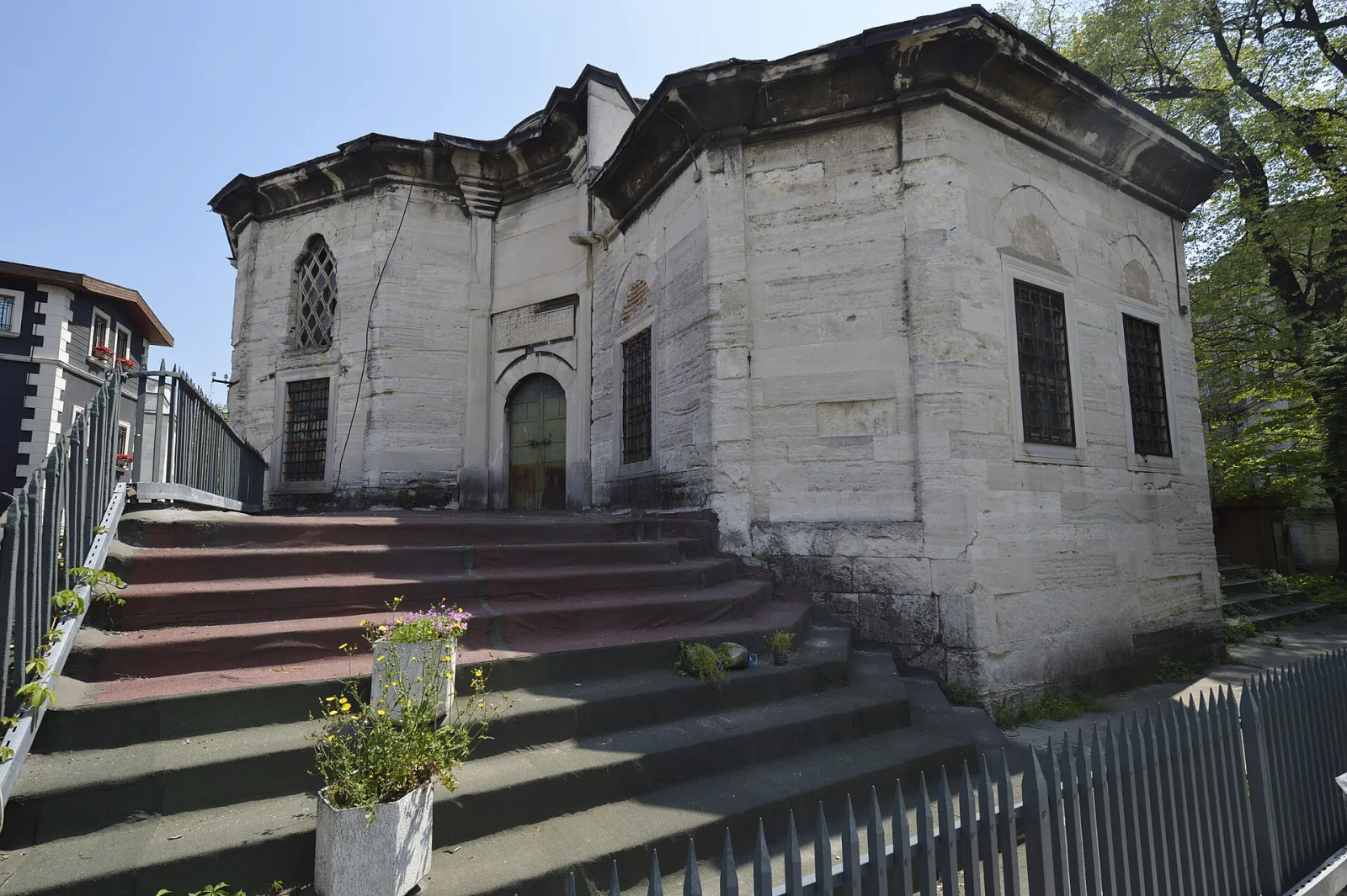 Nuruosmaniye Camii, Fatih