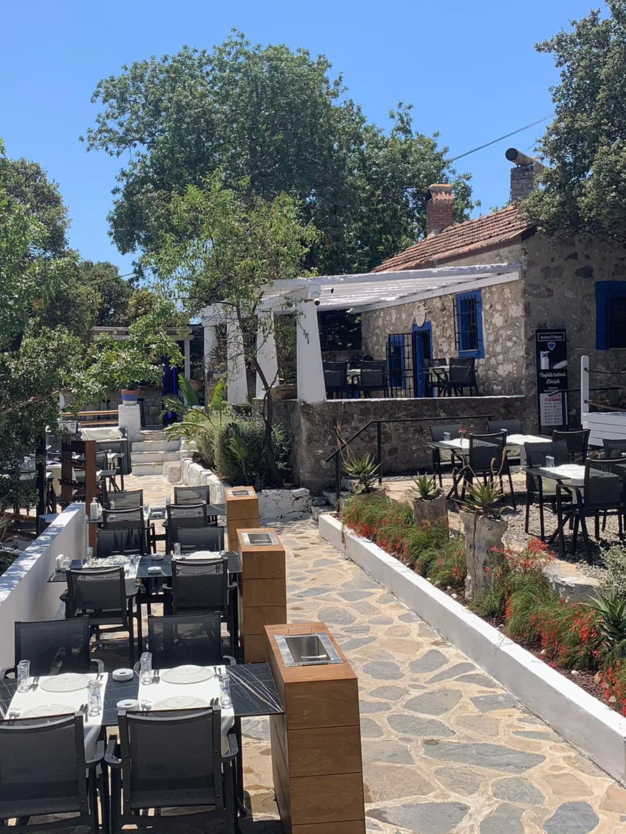 Adana İl Sınırı Ataşehir, Ataşehir