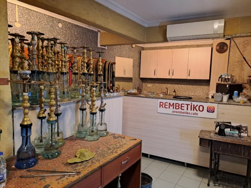 Rembetiko, Kadıköy, İstanbul — Kafe ve Pastane