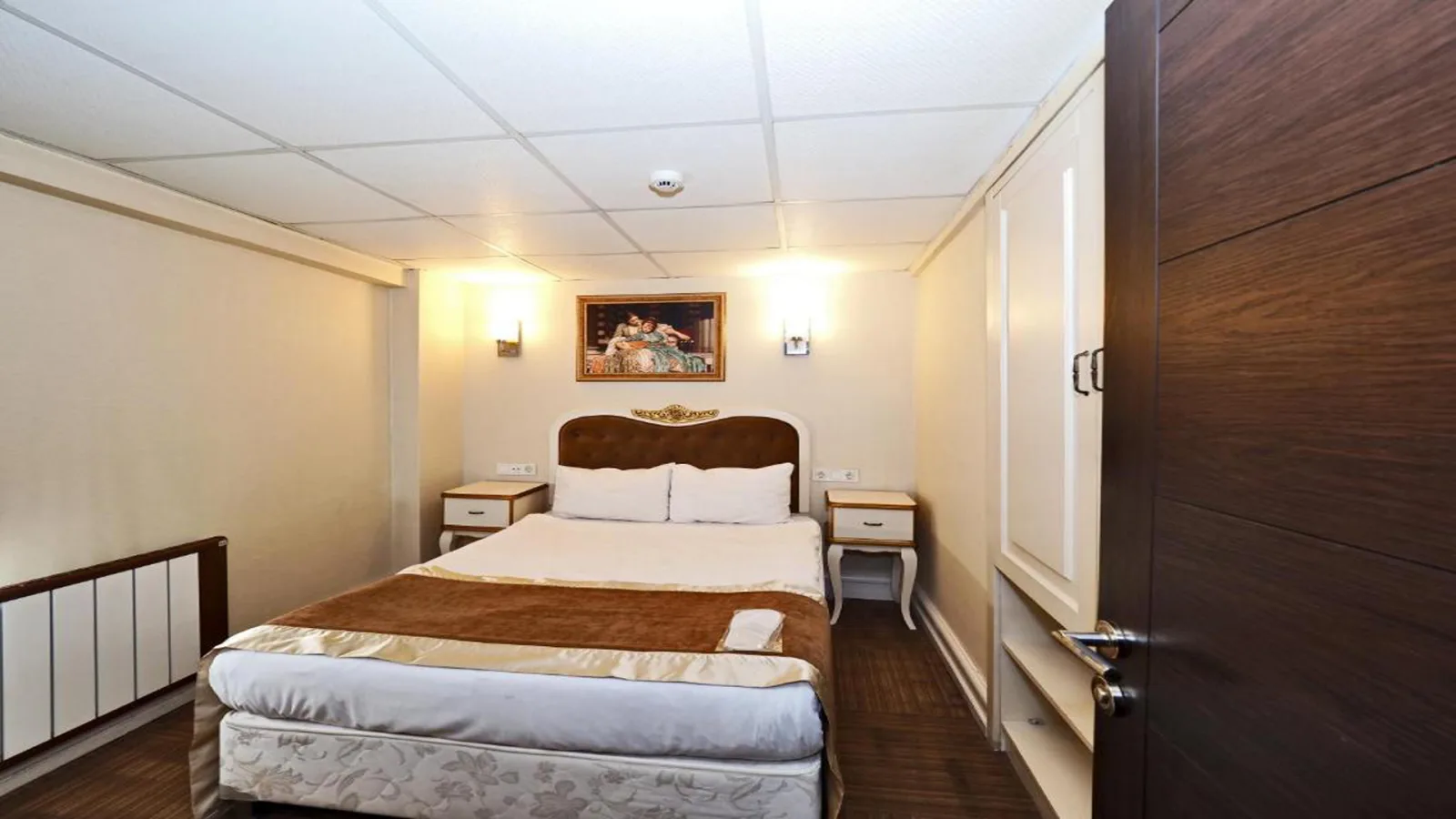 Elysion Hotel, Fatih